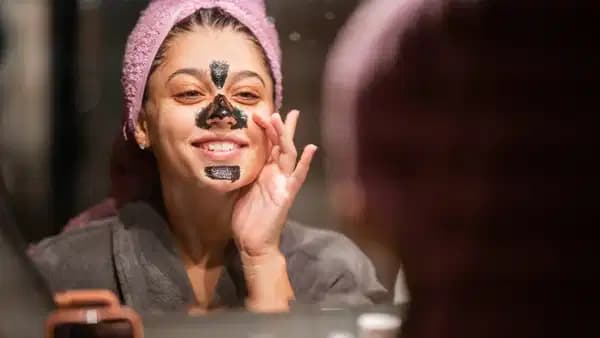 Yazın Yıprattığı Cilde Evde Doğal Çözüm: Derinlemesine Nem Veren 3 Maske Tarifi