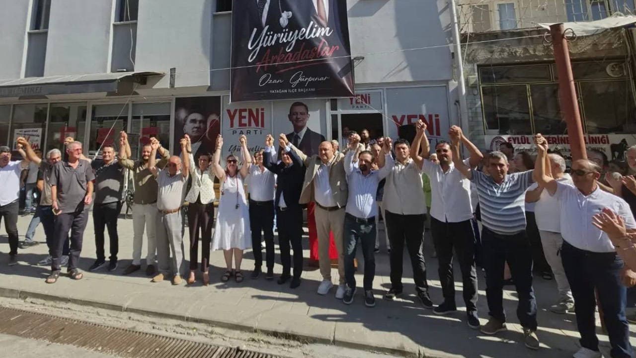 Yatağan Belediye Başkanı Mesut Günay CHP'den istifa edip YENİ Parti'ye katıldı