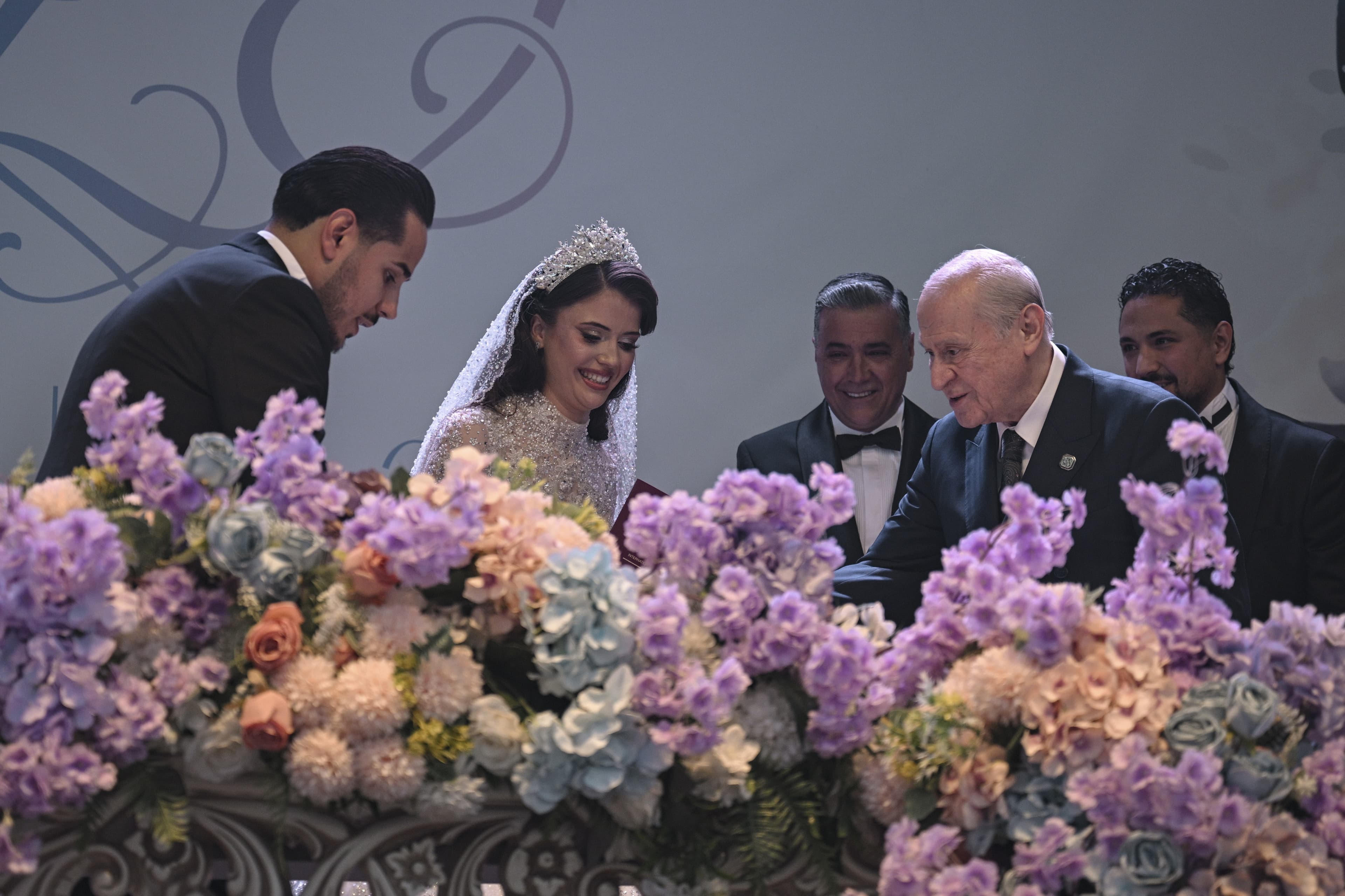 MHP Lideri Bahçeli, İl Başkanının Oğlunun Nikahına Şahitlik Yaptı