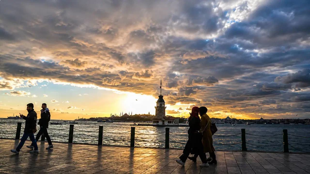 İstanbul'a serin hava geliyor: Sıcaklıklar cuma günü düşüşe geçiyor