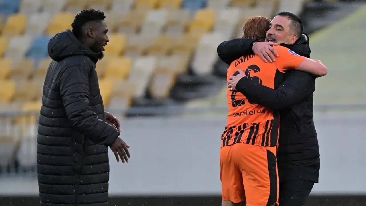 Arda Turan'ın yönetimindeki Shakhtar Donetsk, Ukrayna Ligi'nde üst üste ikinci galibiyetini aldı