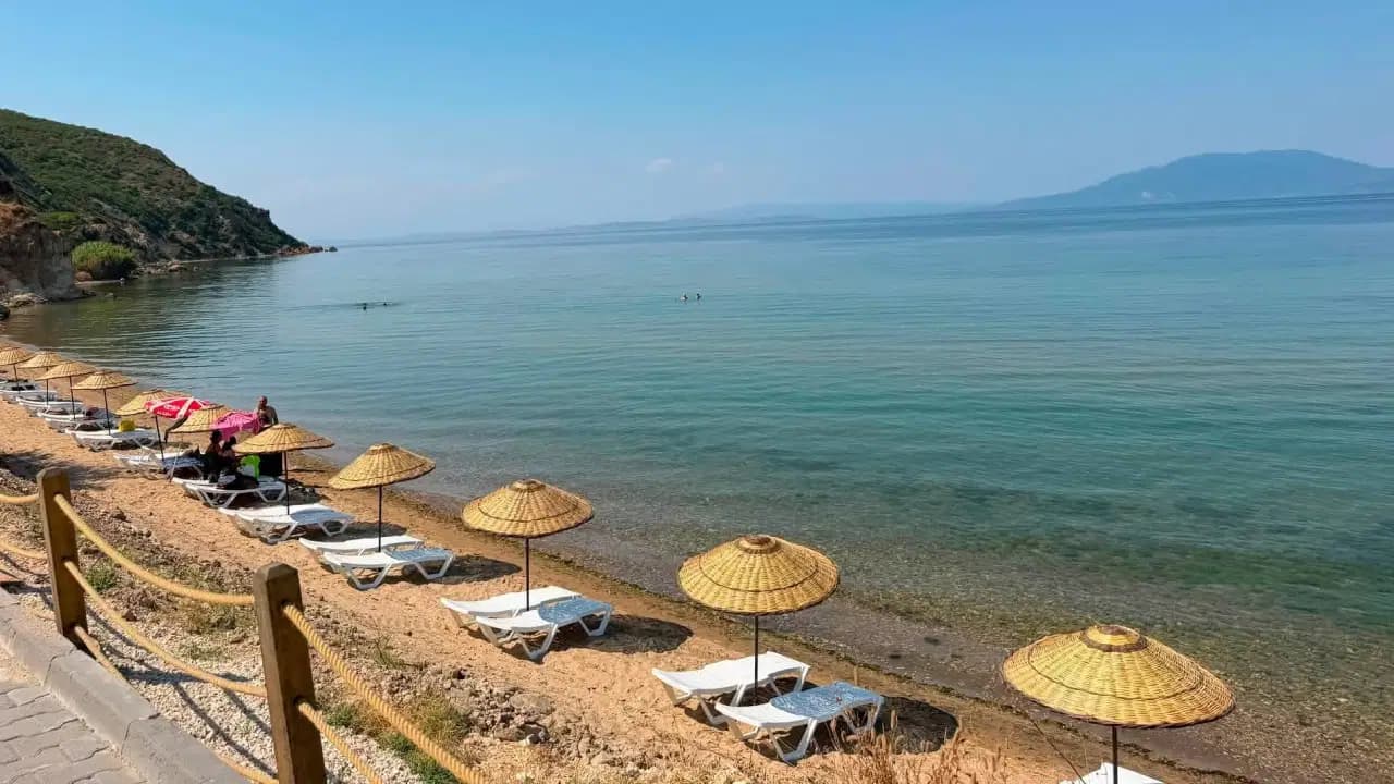Bandırma Belediyesi'nden örnek uygulama: Şezlong ve şemsiye kullanımı ücretsiz