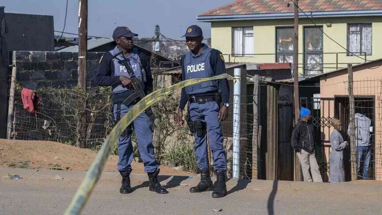 Cape Town'da art arda silahlı saldırılar: 11 kişi hayatını kaybetti