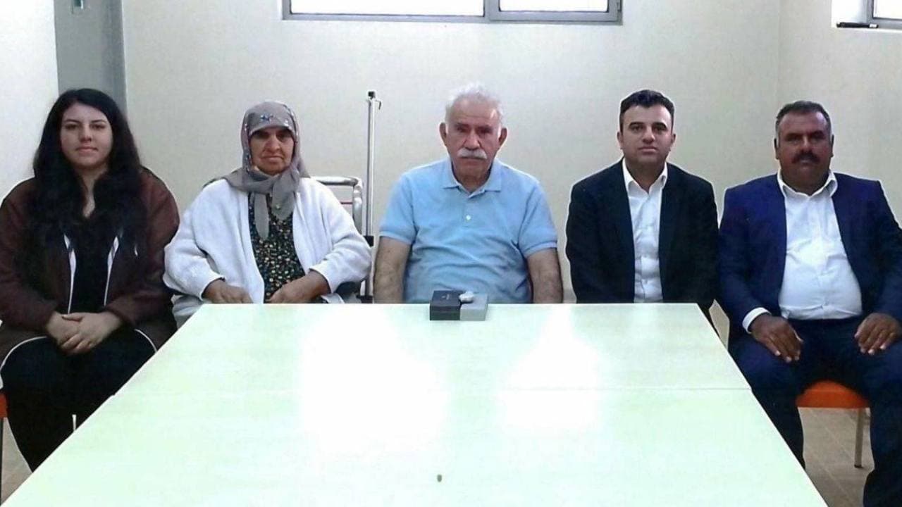 Öcalan'ın ailesiyle İmralı'da çektirdiği fotoğraf 10 ay sonra ortaya çıktı