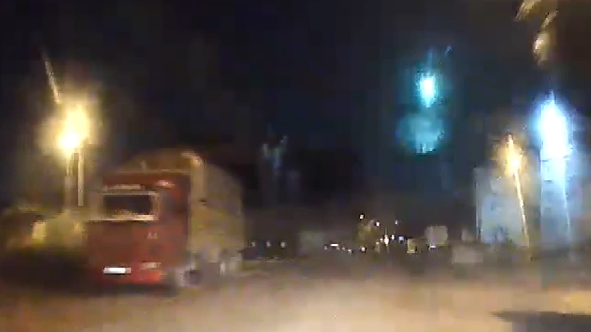 İstanbul semalarında meteor şöleni: Gökyüzü bir anda aydınlandı