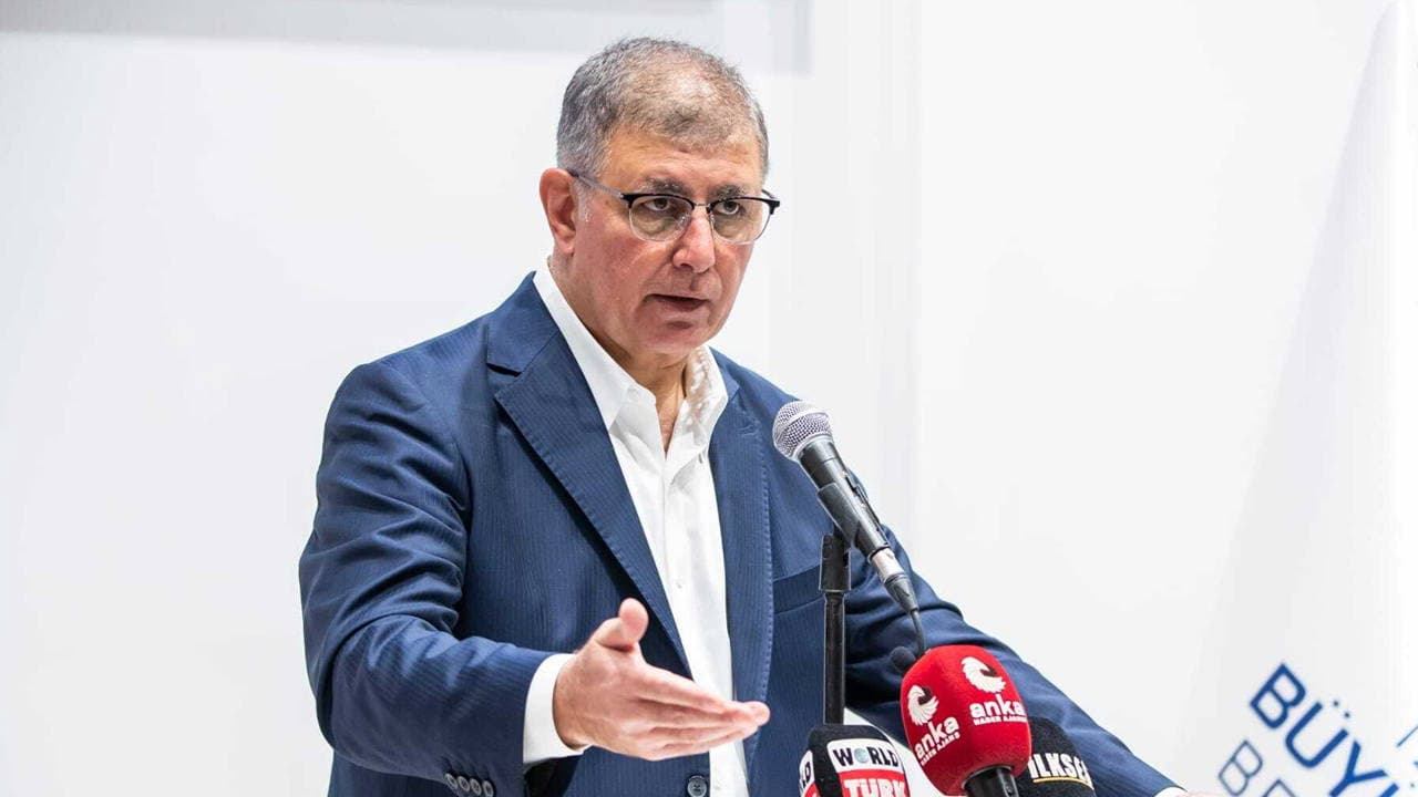 İzmir Büyükşehir Belediye Başkanı Cemil Tugay, CHP'li meclis üyelerinin bulunduğu WhatsApp grubuna geri döndü