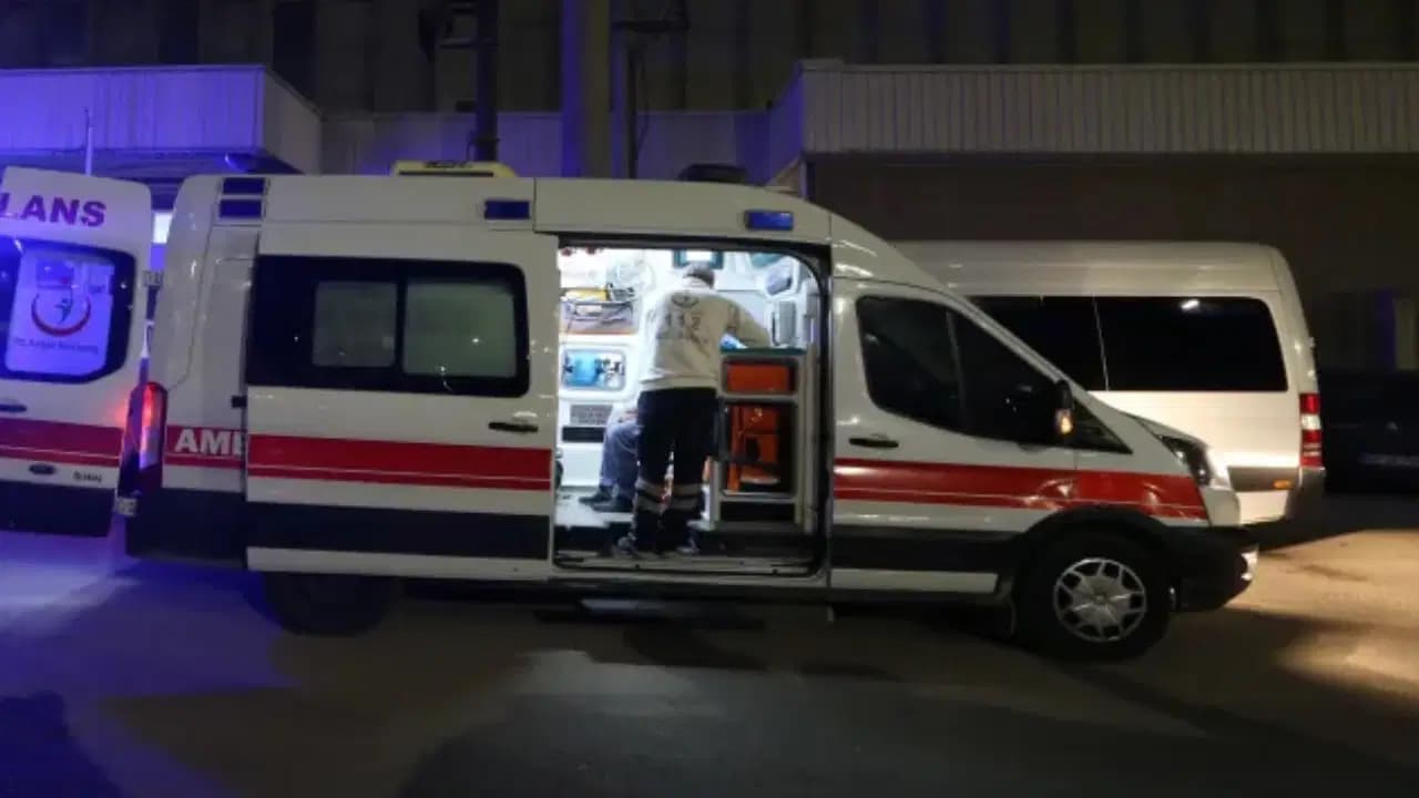 Güngören'de husumetli iki grup arasında çıkan silahlı kavgada 2 kişi yaralandı