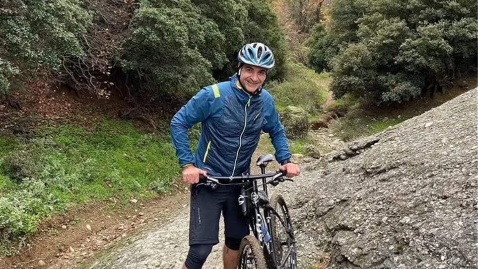 Yunanistan Başbakanı Miçotakis bisiklet kazasında hafif yaralandı
