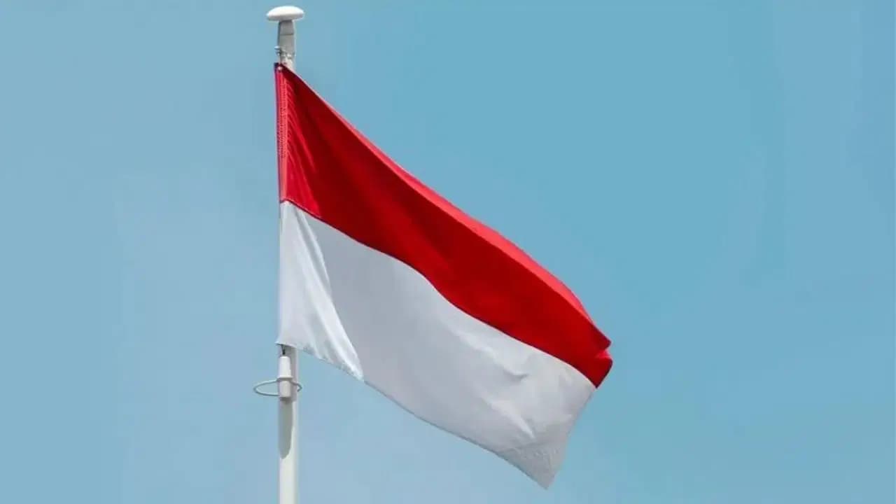 Bali-Lombok seferinde dehşet: Feribotta alevler yükseldi, 1 kişi hayatını kaybetti