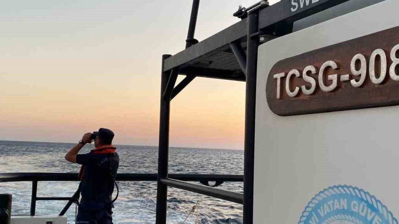Bozcaada açıklarında zıpkınla dalış yapan kişi akıntıya kapıldı: Arama kurtarma seferberliği başlatıldı