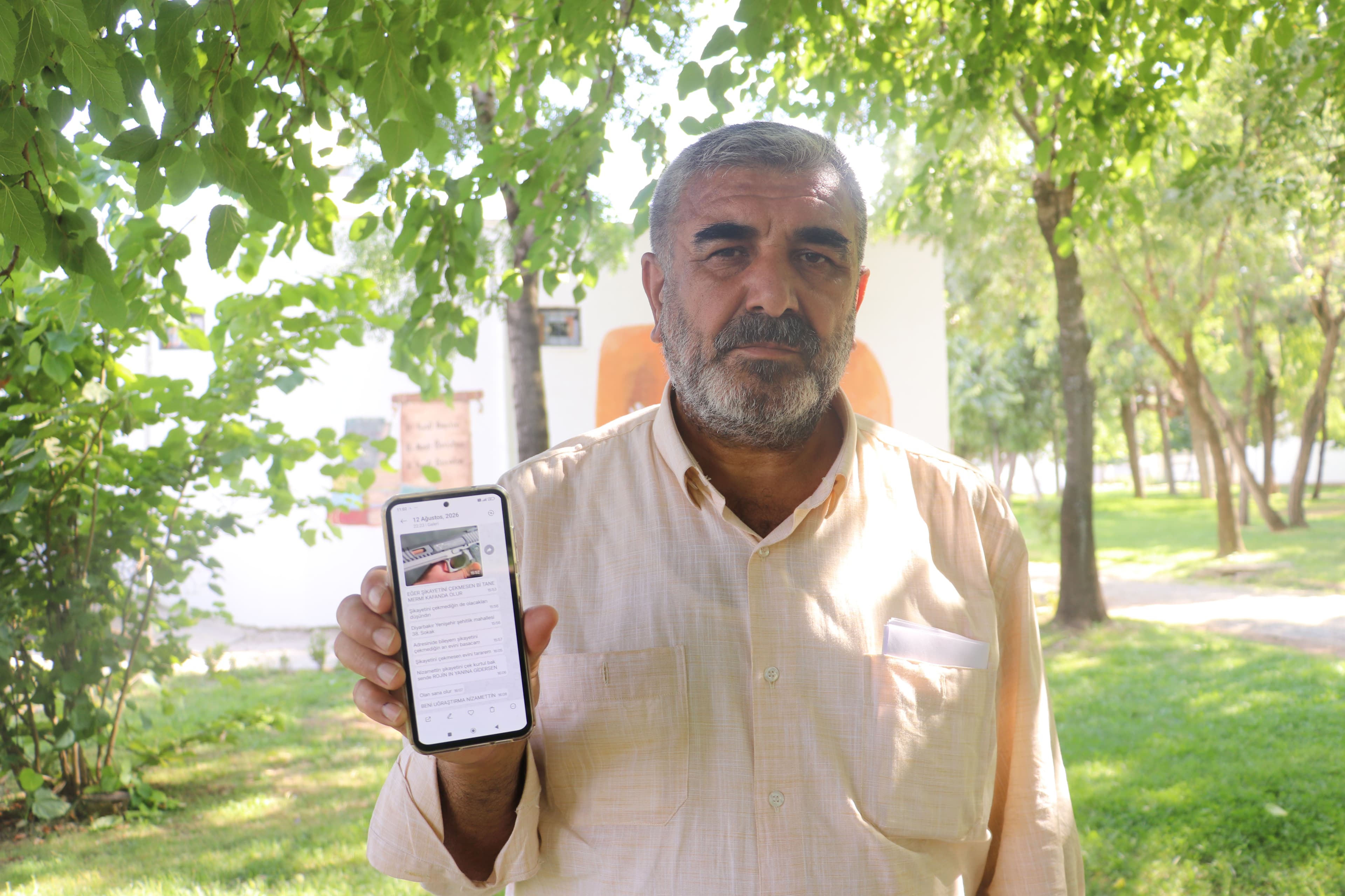 Rojin Kabaiş'in babasına silahlı fotoğraflı tehdit mesajı: 'Şikayetini çekmezsen Rojin'in yanına gidersin'