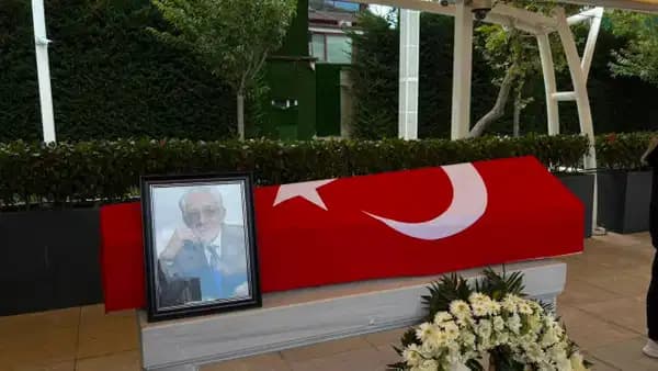 Nöroloji alanının öncü ismi Prof. Dr. Coşkun Özdemir son yolculuğuna uğurlandı