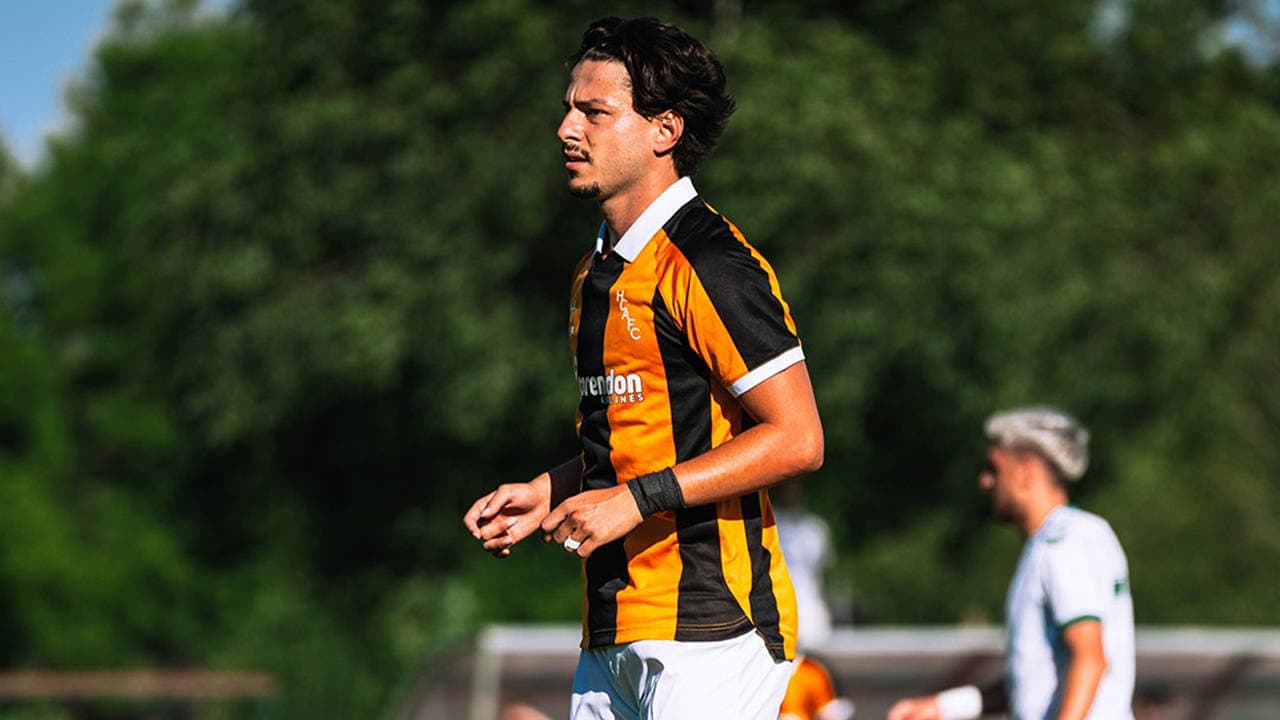 Konyaspor, Hull City'den Enis Destan'ı transfer etti