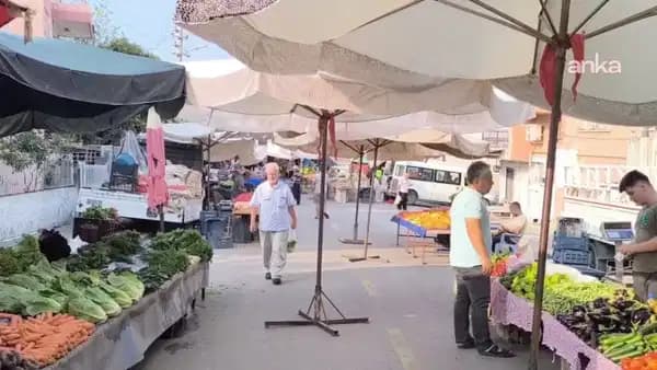 Osmaniyeli pazarcı isyan etti: 'Kilosu 250 lira, bakıp bakıp geçiyoruz'