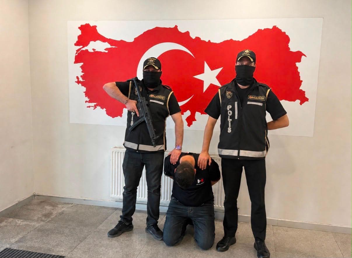 Yeni nesil suç örgütü şüphelisi Bakü'de yakalandı, Türkiye'ye getirildi