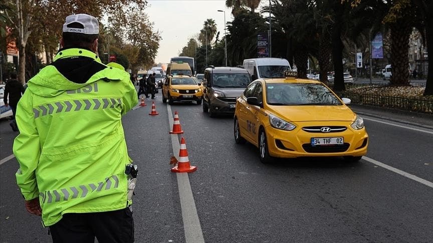 İstanbul'da triatlon şampiyonası nedeniyle geniş çaplı yol kapatma: Sürücüler dikkat