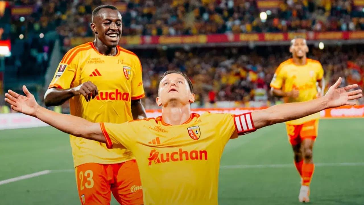 Lens, PSG'yi devirdi: Fransa Süper Kupası'nı müzesine götürdü!