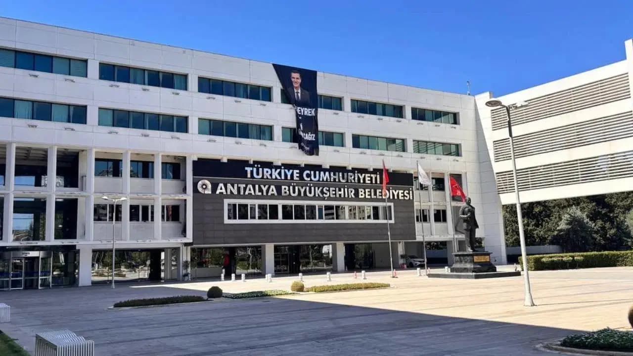 Antalya Büyükşehir Belediyesi'nin ihalelerine İçişleri Bakanlığı müfettiş görevlendirdi