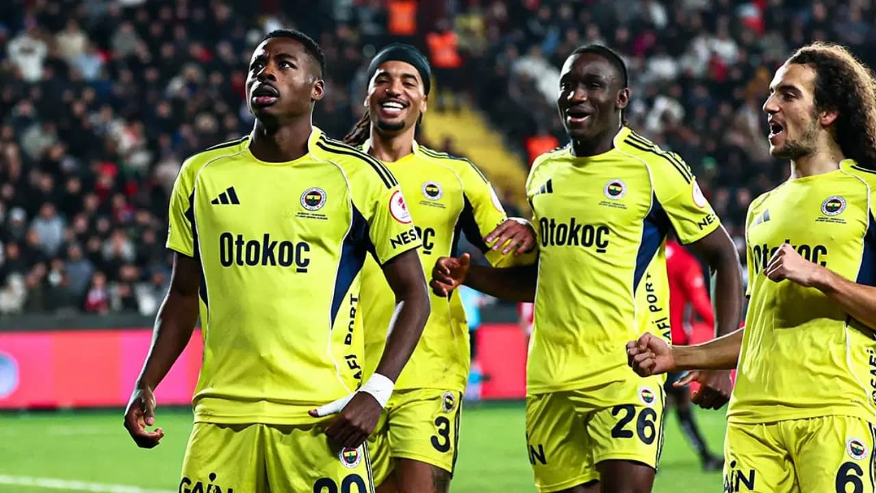 Fenerbahçe'de sürpriz gelişme: Musaba ve Cherif İstanbul'dan ayrıldı