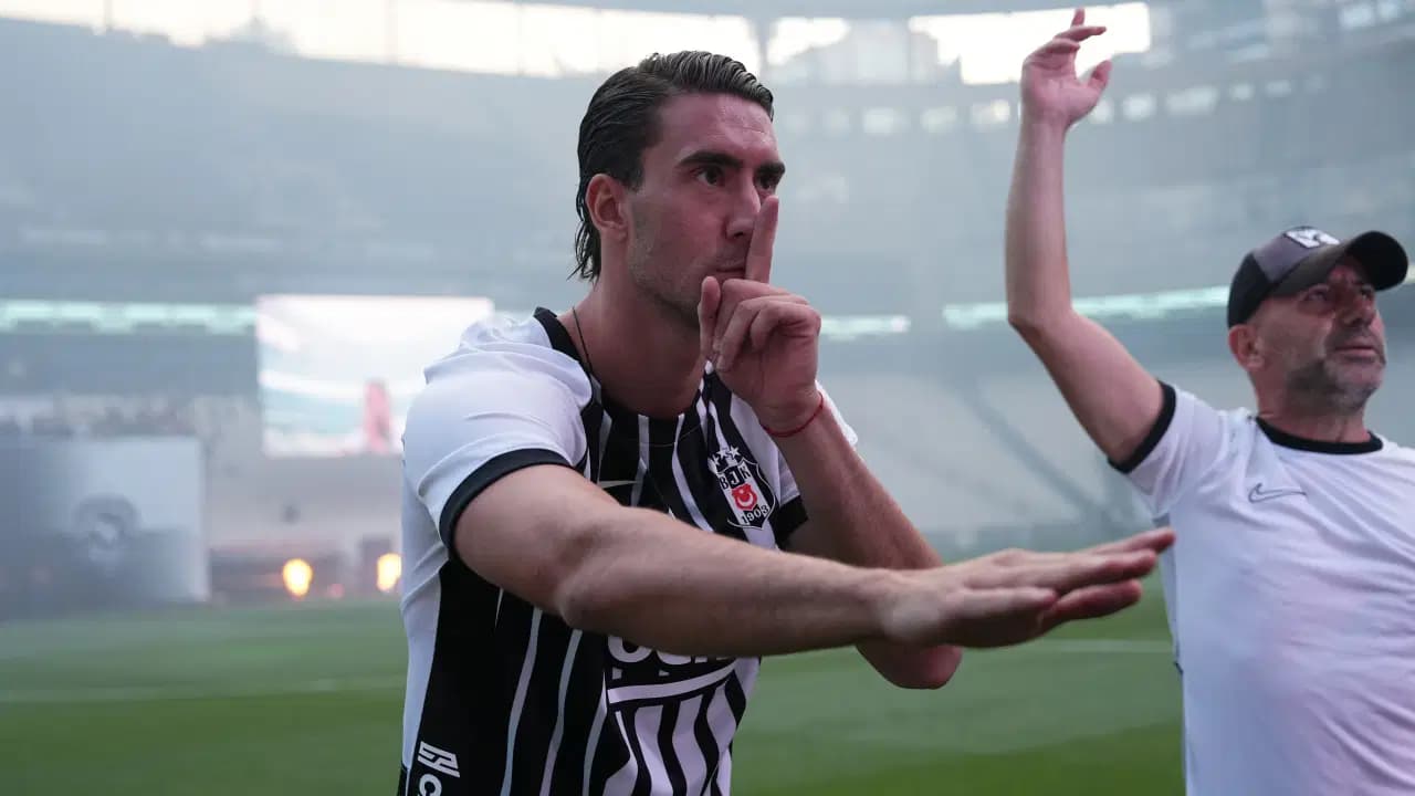 Beşiktaş, UEFA Avrupa Ligi listesini güncelledi: Dusan Vlahovic dahil edildi