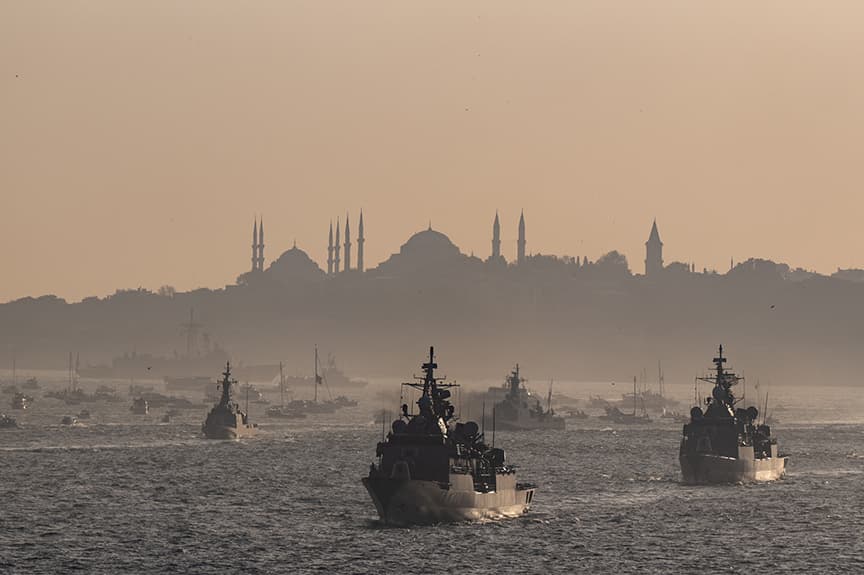 Türk Donanması İzmit Körfezi'nde görsel şölen sunacak: TCG Anadolu ve savaş gemileri halkı selamlayacak