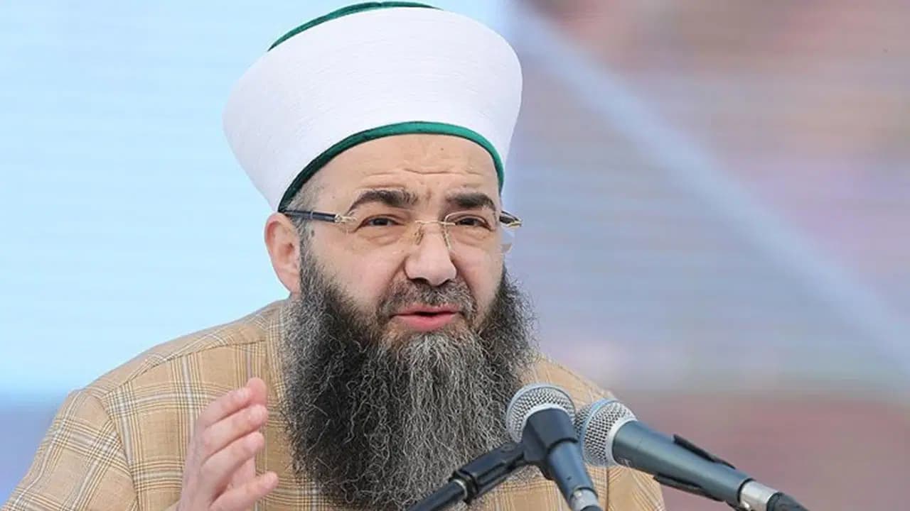 'Cübbeli Ahmet' Ahmet Mahmut Ünlü acil ameliyata alındı: Apandisit patlama riski tespit edildi