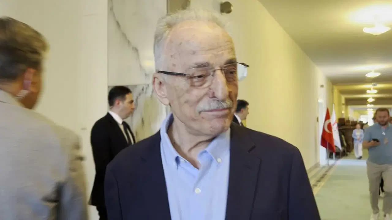 Murat Karayalçın'dan TBMM'de Özgür Özel'e sürpriz ziyaret
