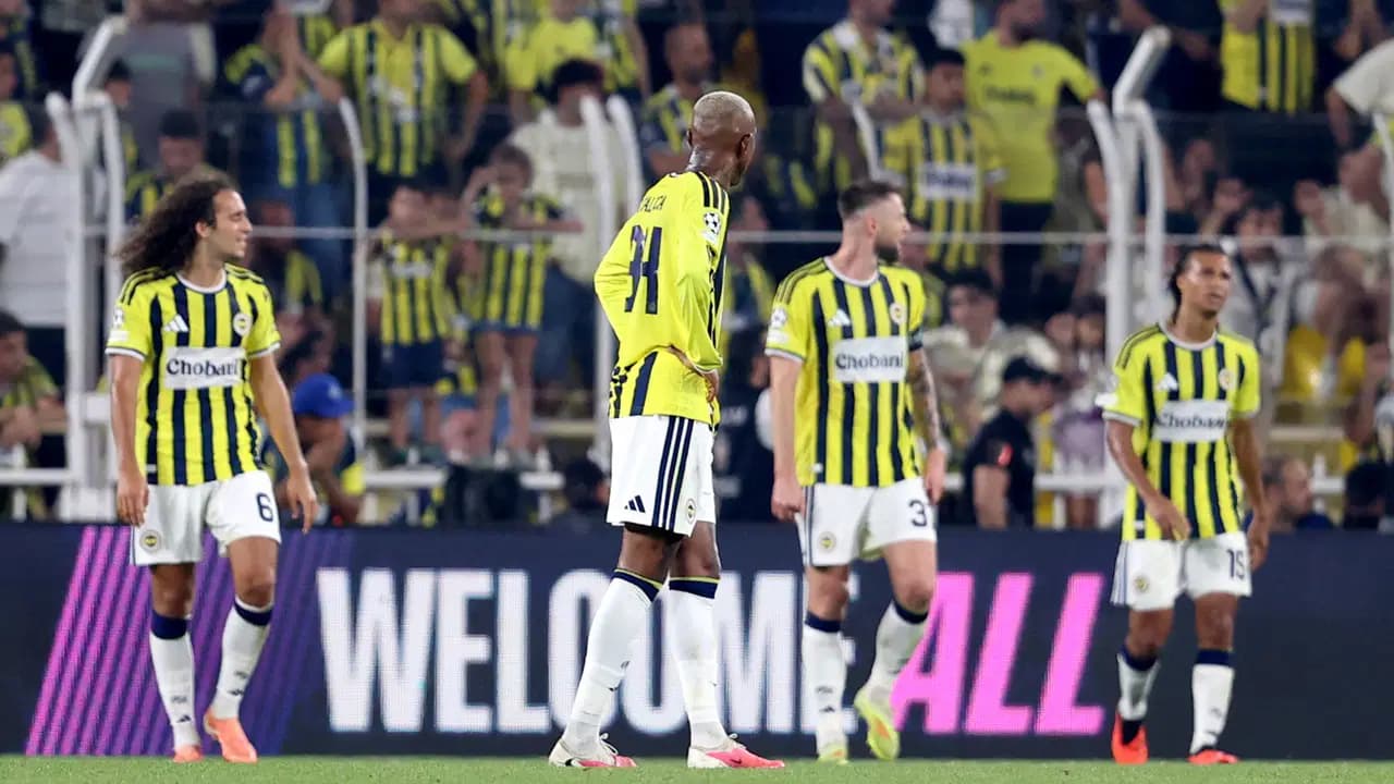 Fenerbahçe-Lyon maçı spor yazarlarının masaya yatırdı: 'Süperstarlar yetmiyor, sistem lazım'