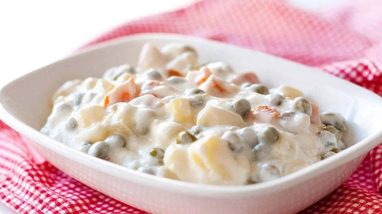 Mutfakların vazgeçilmezi: Pratik Amerikan salatası nasıl yapılır?