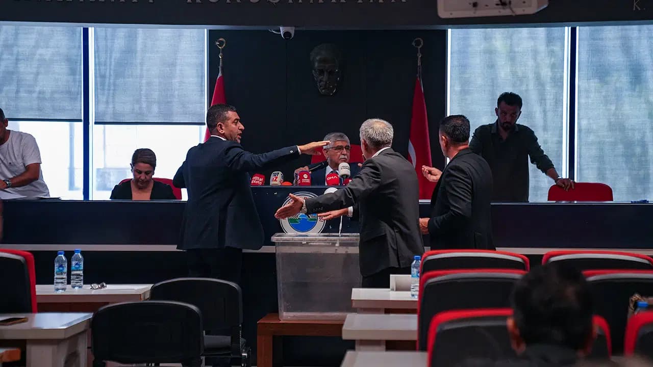 Menderes'te istifa tartışmasına YENİ Parti'den net açıklama: Görevinden ayrılan bir isim CHP üyesi