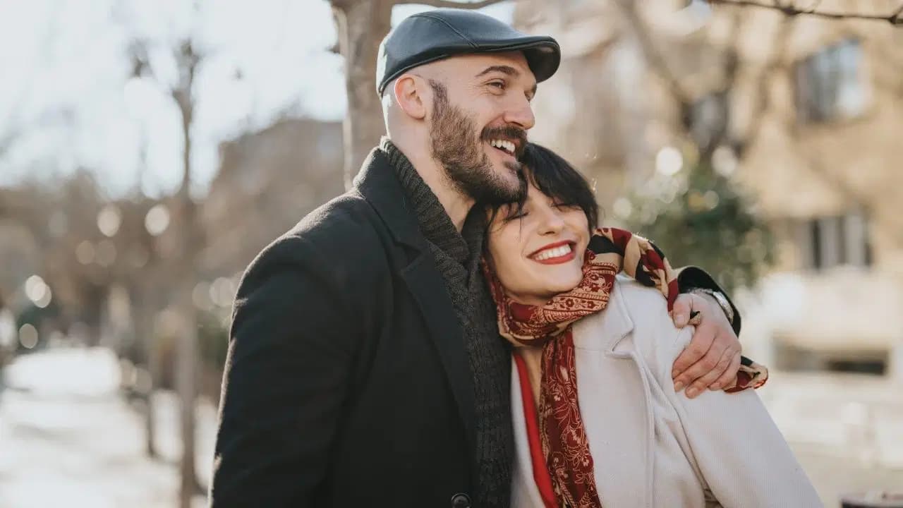 Sevdikleri Yanında Çocuksu Hâle Bürünen 5 Burç: Ciddi Görünümleri Aldatıcı Olabilir